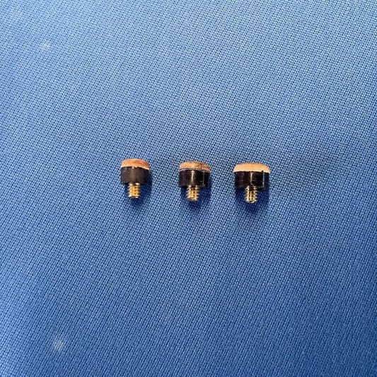 Screw in house cue tips